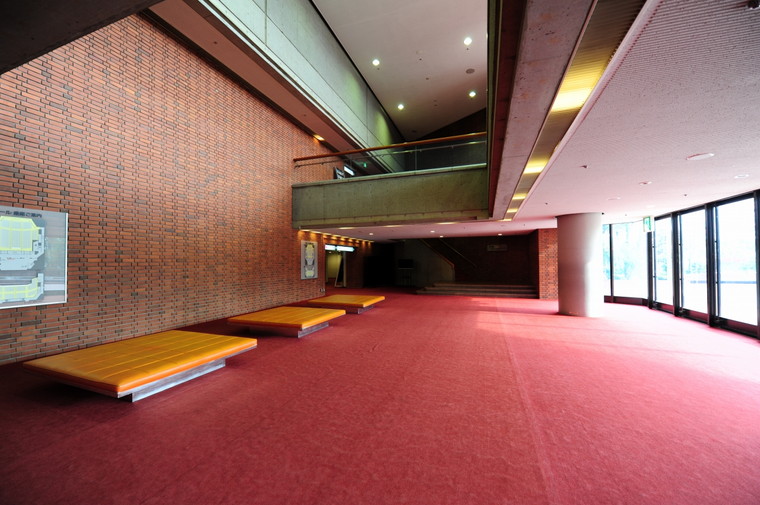 展示室(1側より)